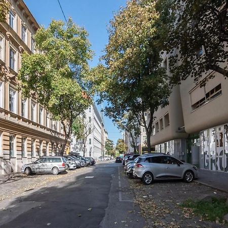 Helles, Neues Dg Apartment Mit Blick Zum Donauturm Bécs Kültér fotó