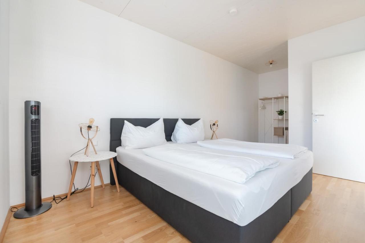 Helles, Neues Dg Apartment Mit Blick Zum Donauturm Bécs Kültér fotó