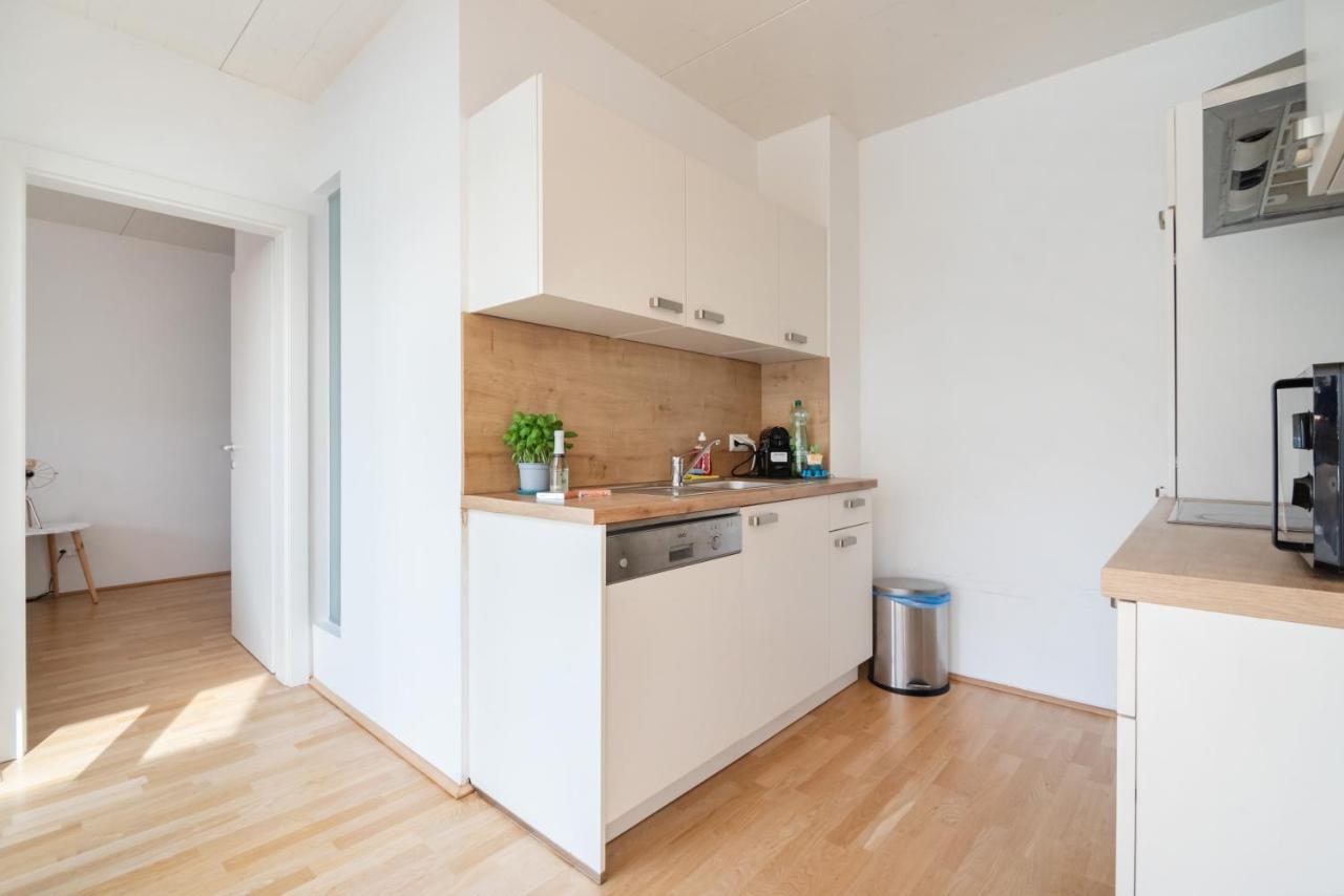 Helles, Neues Dg Apartment Mit Blick Zum Donauturm Bécs Kültér fotó