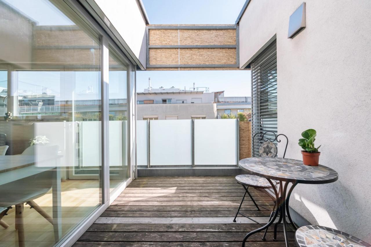 Helles, Neues Dg Apartment Mit Blick Zum Donauturm Bécs Kültér fotó