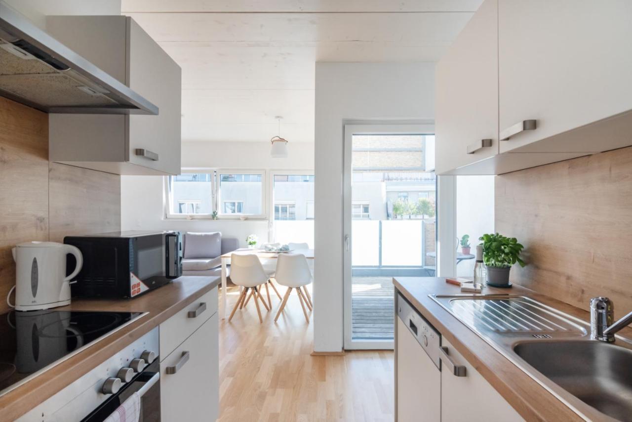 Helles, Neues Dg Apartment Mit Blick Zum Donauturm Bécs Kültér fotó